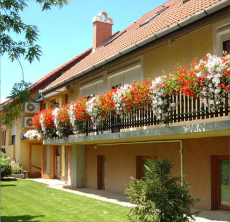 Bed and Breakfast Sarokhaz Panzio Vecsés Exterior foto